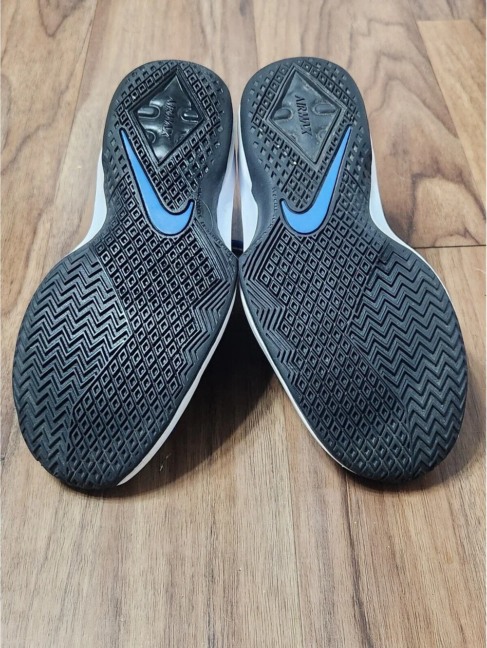 Nike Air Airmax Infuriate - Size 4Y